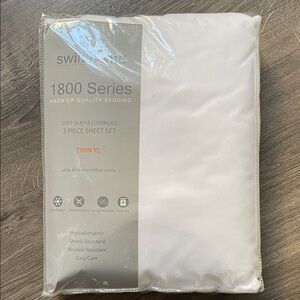 Swift Home 1800 Series 3-Piece Twin XL Sheet Set - Ultra Soft Microfiber